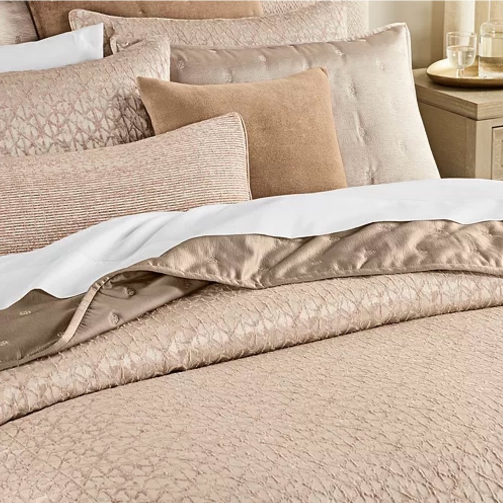 Hudson Park Collection Bloomingdale Duvet Cover - Picture 2 of 2
